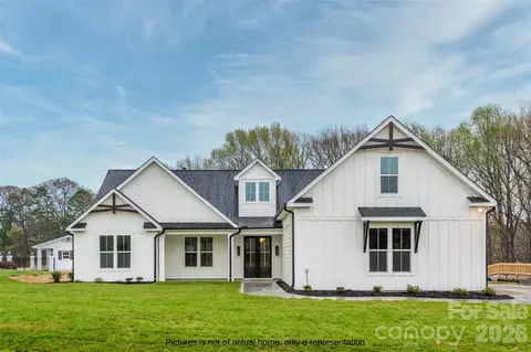 104 Hickory Hill Rd, Mooresville, NC 28117