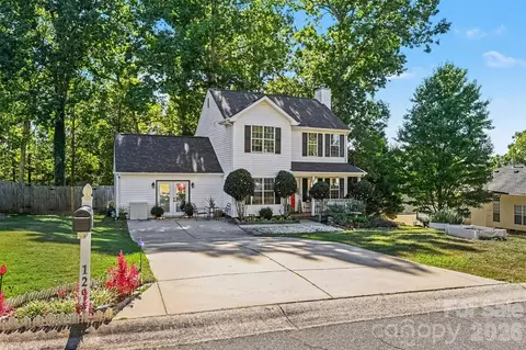 129 Shade Tree Cir, Fort Mill, SC 29715