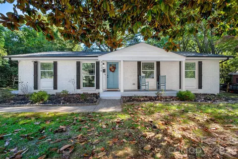 4238 Dowling Dr, Charlotte, NC 28205