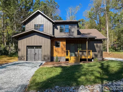 140 Walnut St, Arden, NC 28704