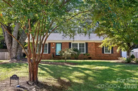 5908 Brookhaven Rd, Charlotte, NC 28210