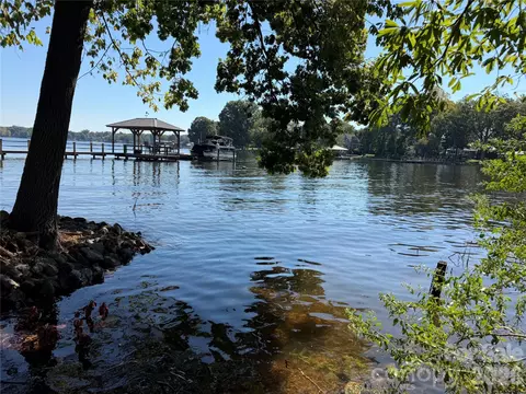 8697 Harbor Cir, Terrell, NC 28682 photo 2