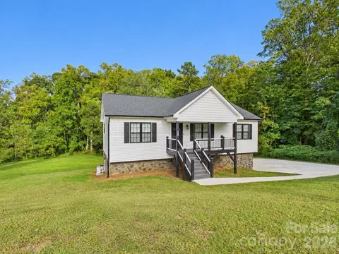 180 29th Avenue Nw Pl NW, Hickory, NC 28601
