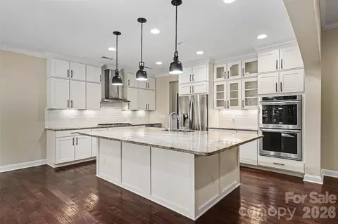12609 Burr Oak Ln, Charlotte, NC 28278
