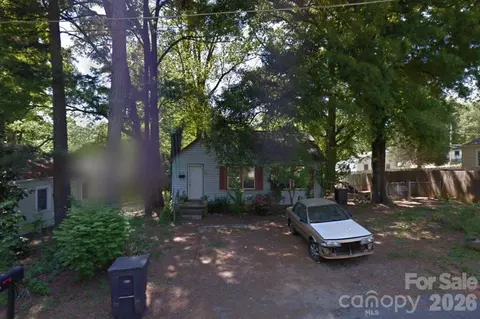 1800 5th St, Statesville, NC 28677
