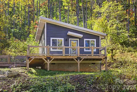 105 Escape Dr, Asheville, NC 28803