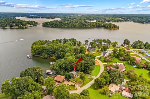 9598 Riviera Dr, Sherrills Ford, NC 28673