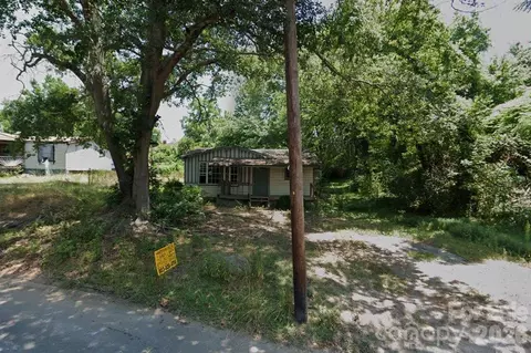 21 Poplar St, Great Falls, SC 29055