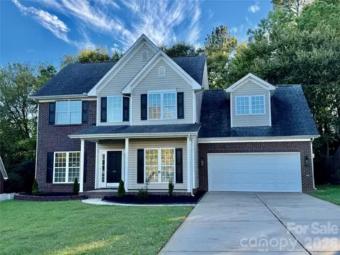116 Huckleberry Ln, Mount Holly, NC 28120