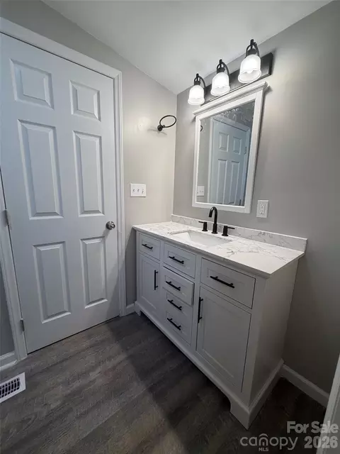 Bath - 282 Dixon Rd, Lancaster, SC 29720 photo 3 of 4