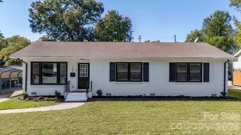 708 Aintree Rd, Charlotte, NC 28215