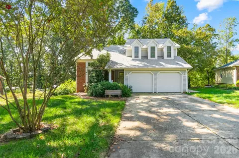 10913 Lassen Ct, Charlotte, NC 28214