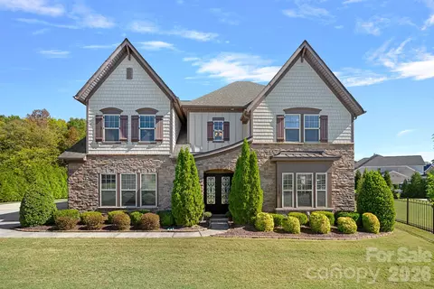 8322 Marigold Pl, Harrisburg, NC 28075