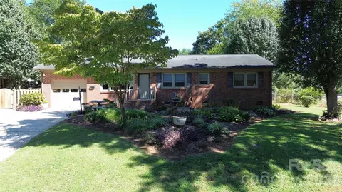2099 Dale Ave, Lincolnton, NC 28092