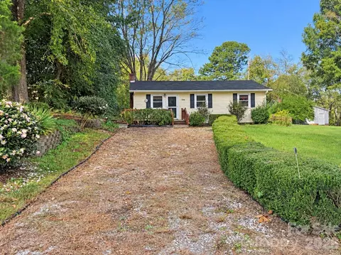 586 Shiloh Rd, Statesville, NC 28677