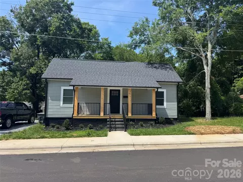 331 E Lowrance Ave, Mooresville, NC 28115