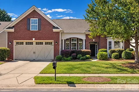 8720 Artesa Mill Ln, Charlotte, NC 28214