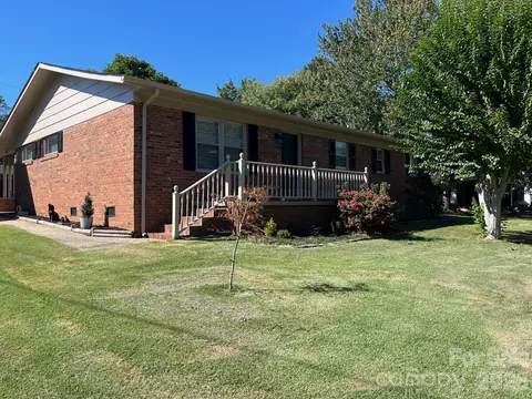 133 Kings Dr, Forest City, NC 28043