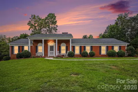 304 Gregory Rd, Statesville, NC 28677