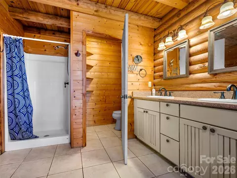 Bath - 298 Summit Pkwy, Bostic, NC 28018 photo 3 of 6