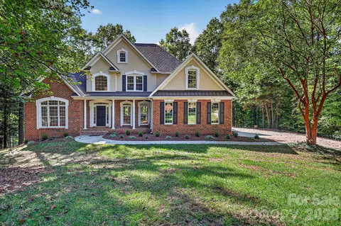 2231 Whiterock Ct, Sherrills Ford, NC 28673
