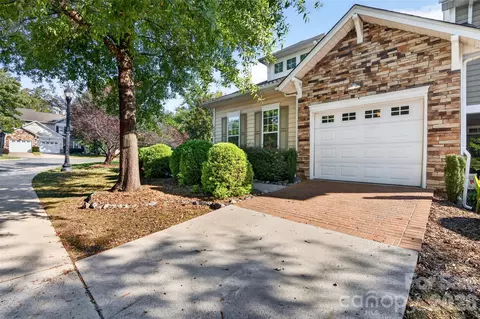 8432 Brookings Dr, Charlotte, NC 28269
