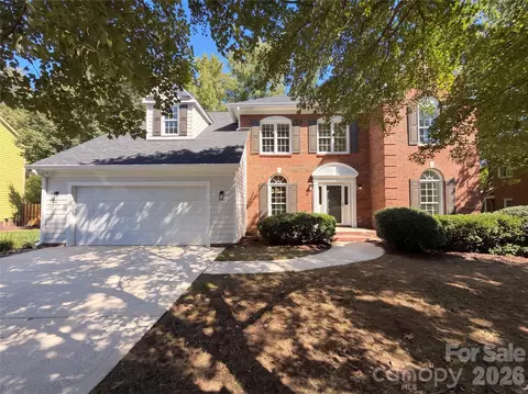 5609 Fairvista Dr, Charlotte, NC 28269