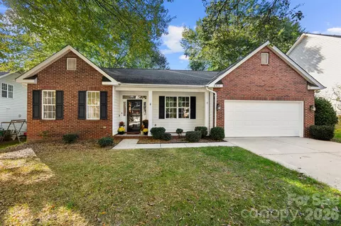 8913 Arbor Grove Ln, Charlotte, NC 28277