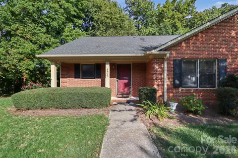 8407 Coulwood Oak Ln, Charlotte, NC 28214