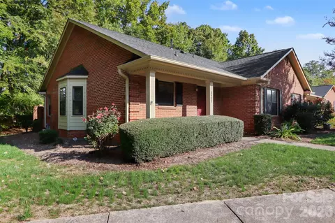 8407 Coulwood Oak Ln, Charlotte, NC 28214
