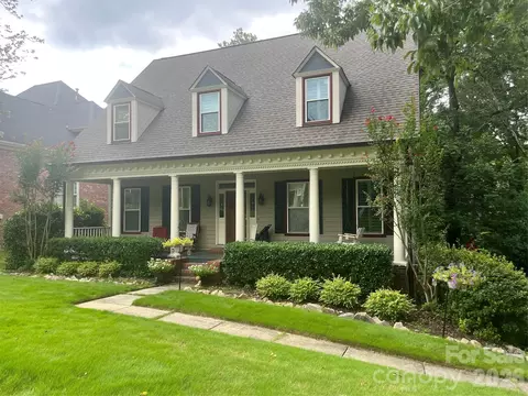 223 N Brackenbury Ln, Charlotte, NC 28270