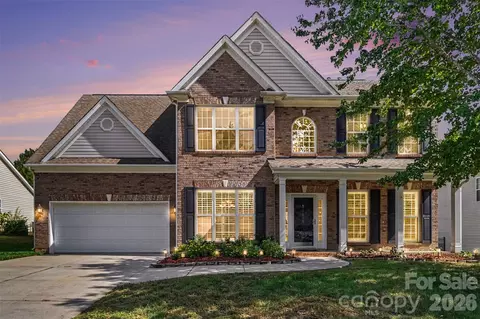 1016 Master Gunner Ct, Indian Trail, NC 28079