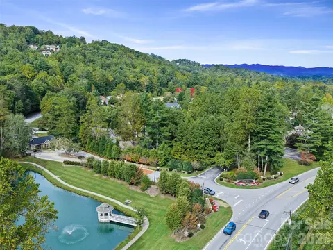 43 High Fields Ct, Hendersonville, NC 28791