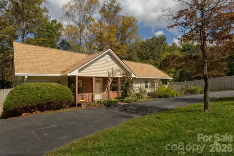 442 Armstrong Ave, Hendersonville, NC 28739
