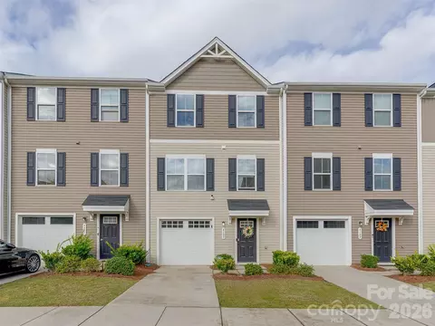 6105 Cutwater Cir, Charlotte, NC 28269