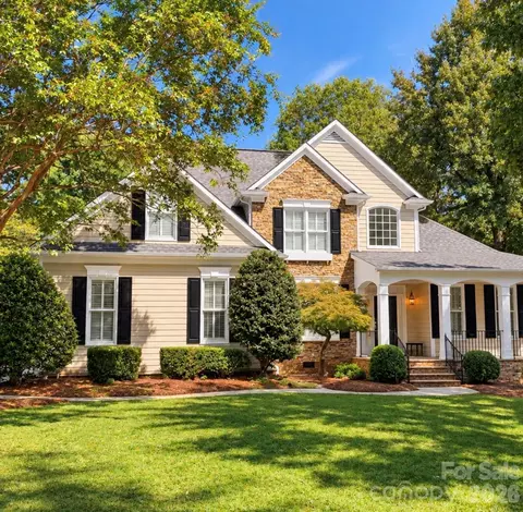 109 Stormy Pointe Ln, Mooresville, NC 28117