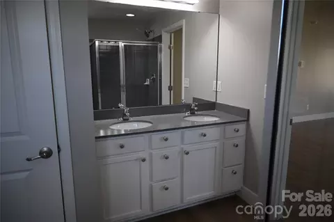 Bath - 10924 Tailwater St, Davidson, NC 28036 photo 1 of 2