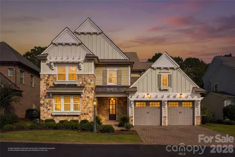 8916 Blakeney Dr, Charlotte, NC 28277