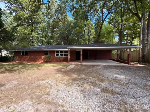 1632 Carolina Cir, Gastonia, NC 28054