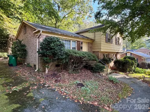 6207 Colchester Pl, Charlotte, NC 28210
