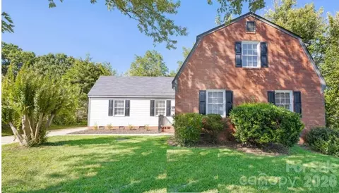 3909 Woodbriar Trl, Charlotte, NC 28205
