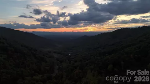 401 Upper Flat Creek Rd, Weaverville, NC 28787