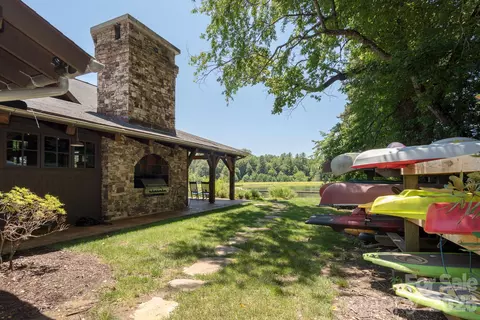 Exterior - 70 Meadow View Rd, Brevard, NC 28712 photo 9 of 10