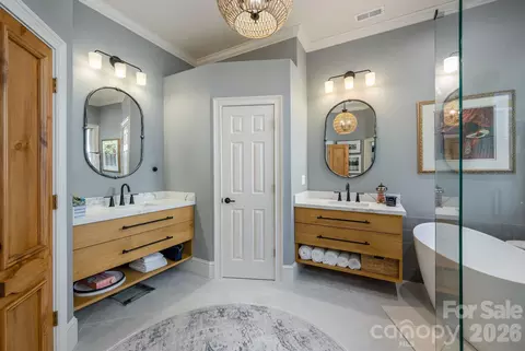 Bath - 70 Meadow View Rd, Brevard, NC 28712 photo 1 of 8