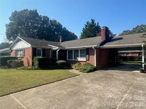 1400 Capri Rd, Winston Salem, NC 27103