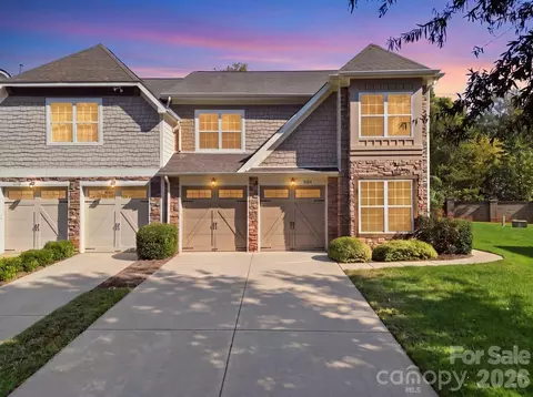 8424 Loxton Cir, Charlotte, NC 28214