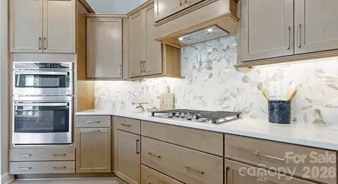 Kitchen - 2014 Grassy Path, Stallings, NC 28104 photo 2 of 2