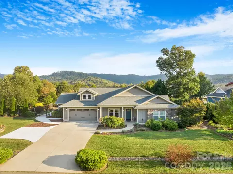 28 Penley Park Dr, Weaverville, NC 28787