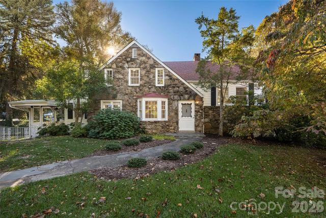 25 Blackwood Rd, Asheville, NC 28804