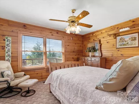 Bedroom - 807 Pine Tree Rd, Spruce Pine, NC 28777 photo 7 of 9